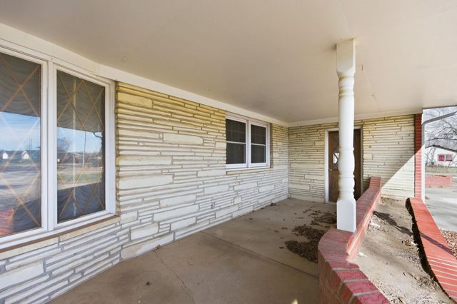 1611 N Rock Rd, Mulvane, KS 67110