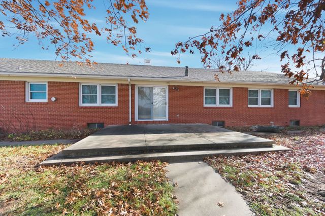 1611 N Rock Rd, Mulvane, KS 67110