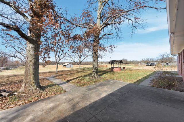 1611 N Rock Rd, Mulvane, KS 67110