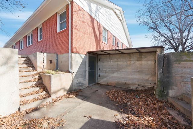 1611 N Rock Rd, Mulvane, KS 67110