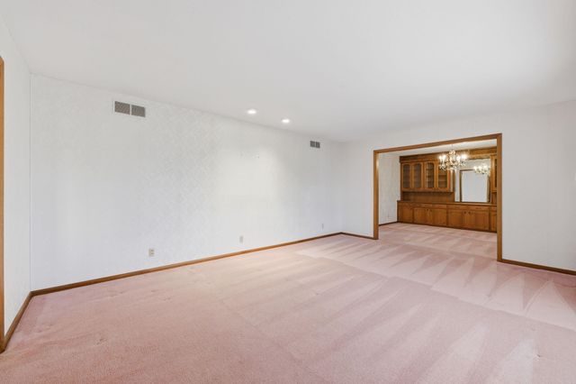 1611 N Rock Rd, Mulvane, KS 67110