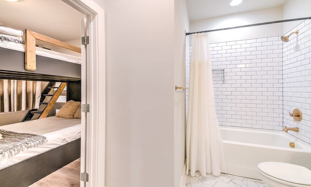 2143 24th Avee, N, Nashville, TN 37208