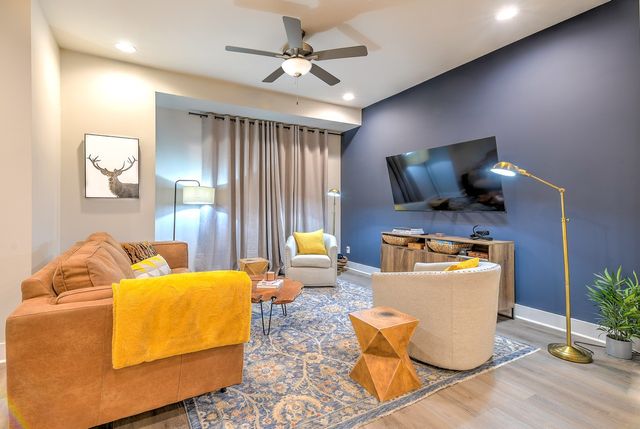 2143 24th Avee, N, Nashville, TN 37208