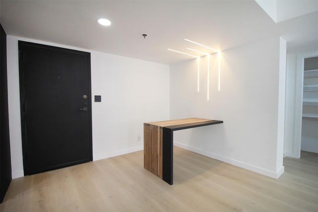 3525 Sage Road 1213, Houston, TX 77056