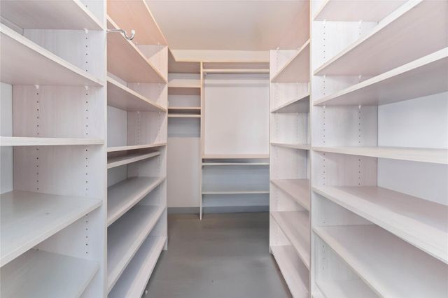 3525 Sage Road 1213, Houston, TX 77056