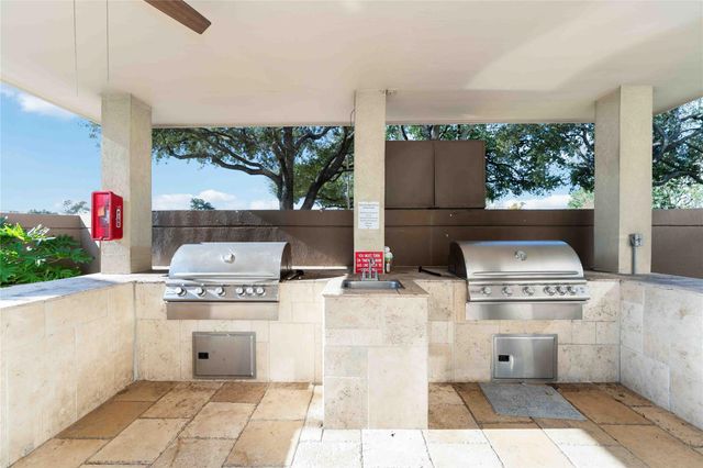 3525 Sage Road 1213, Houston, TX 77056