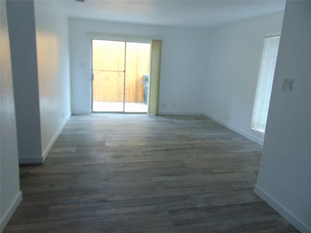 407 Live Oak ST, Kyle, TX 78640