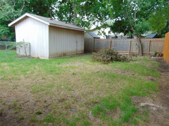 407 Live Oak ST, Kyle, TX 78640