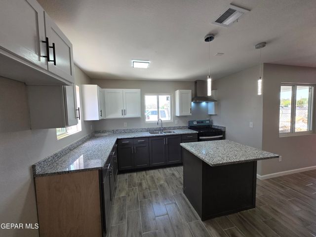 7901 LIRIO Road, El Paso, TX 79915