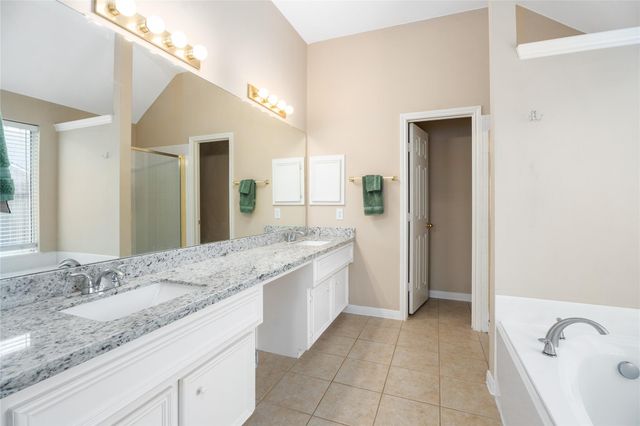 2215 Waters Edge Lane, League City, TX 77573