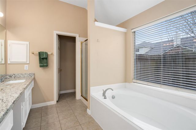 2215 Waters Edge Lane, League City, TX 77573