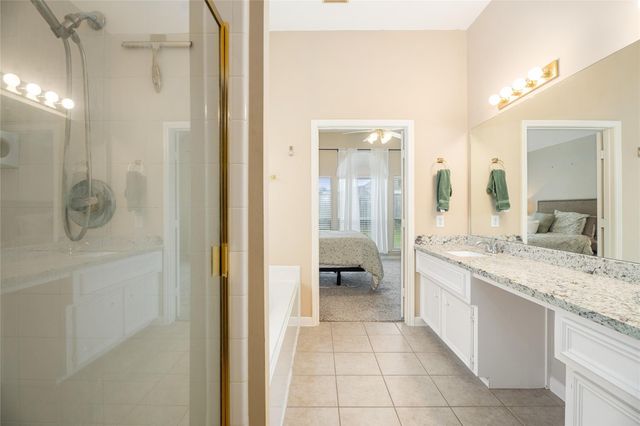 2215 Waters Edge Lane, League City, TX 77573