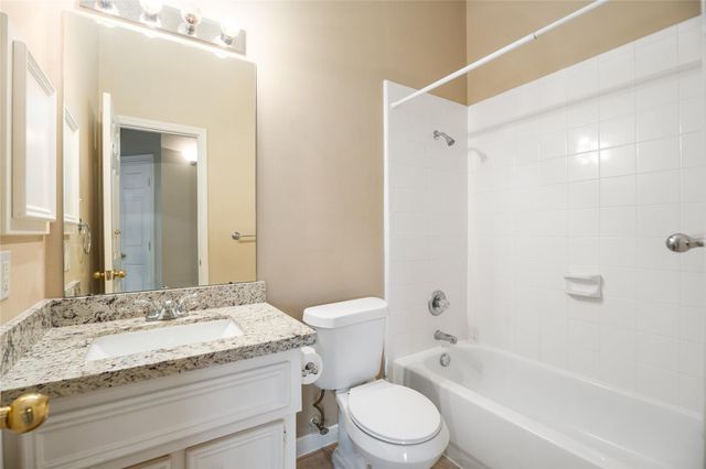 2215 Waters Edge Lane, League City, TX 77573