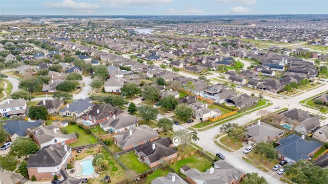 2215 Waters Edge Lane, League City, TX 77573
