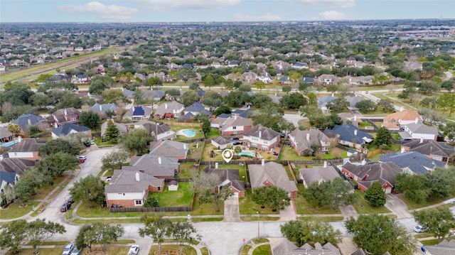 2215 Waters Edge Lane, League City, TX 77573