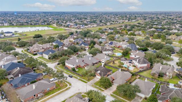 2215 Waters Edge Lane, League City, TX 77573