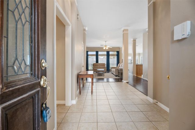 2215 Waters Edge Lane, League City, TX 77573