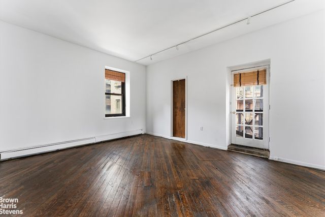 454 W 46th St Apt 4CS, New York City, NY 10036