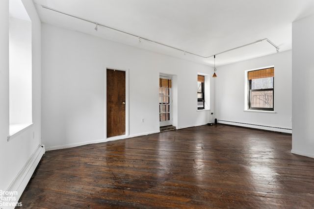 454 W 46th St Apt 4CS, New York City, NY 10036