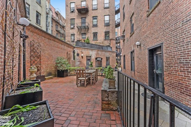 454 W 46th St Apt 4CS, New York City, NY 10036