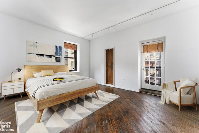 454 W 46th St Apt 4CS, New York City, NY 10036