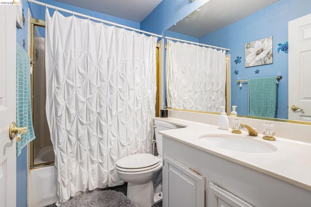 5490 Lenora Rd, Richmond, CA 94803