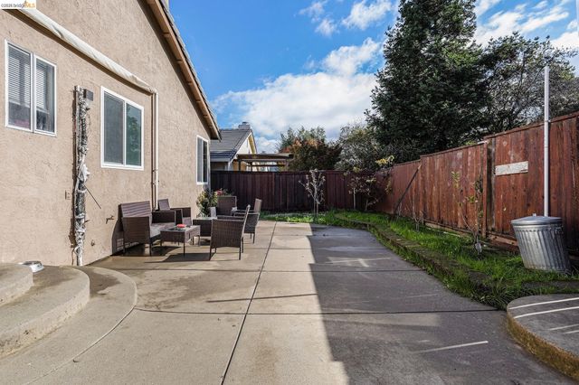 5490 Lenora Rd, Richmond, CA 94803