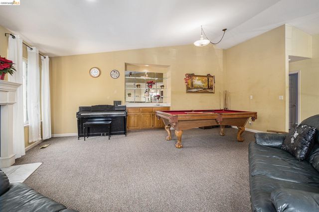 5490 Lenora Rd, Richmond, CA 94803