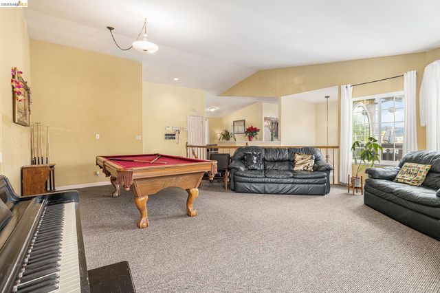 5490 Lenora Rd, Richmond, CA 94803