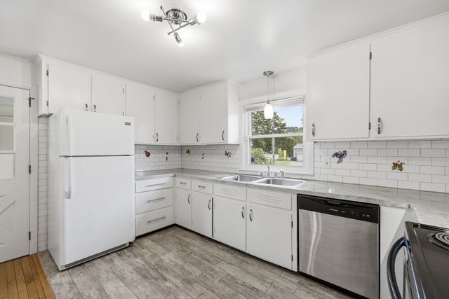 205 Central Ave, Seekonk, MA 02771