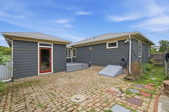 205 Central Ave, Seekonk, MA 02771