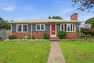 205 Central Ave, Seekonk, MA 02771