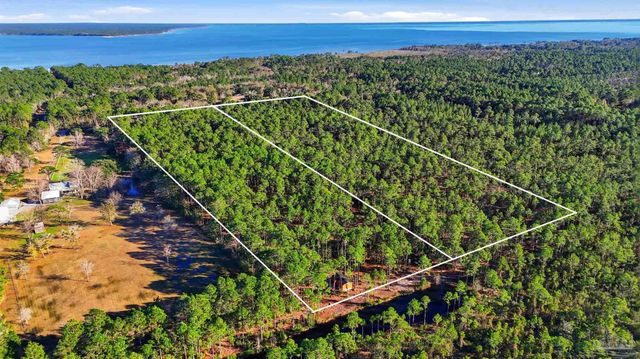 2173 Garcon Point Rd, Milton, FL 32583