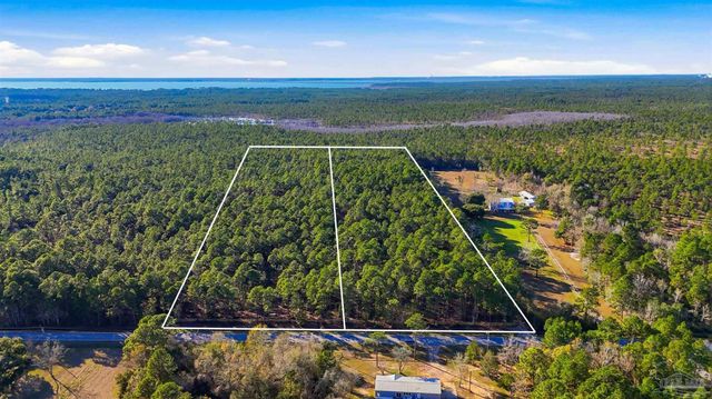 2173 Garcon Point Rd, Milton, FL 32583