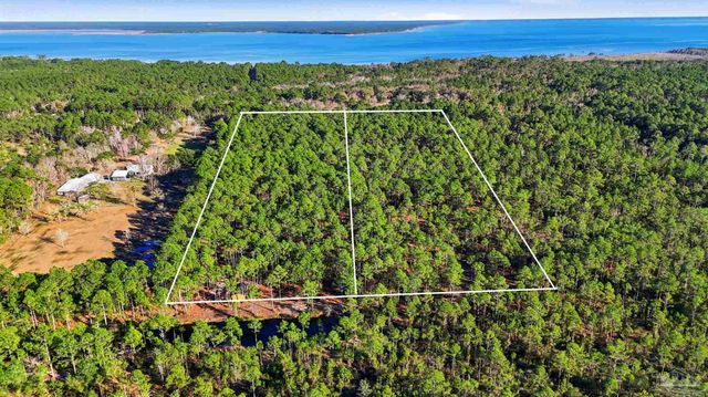 2173 Garcon Point Rd, Milton, FL 32583