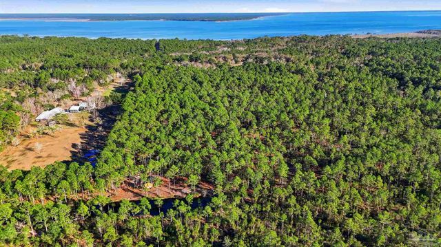 2173 Garcon Point Rd, Milton, FL 32583