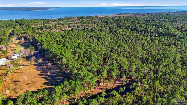 2173 Garcon Point Rd, Milton, FL 32583