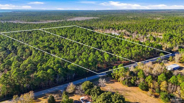 2173 Garcon Point Rd, Milton, FL 32583