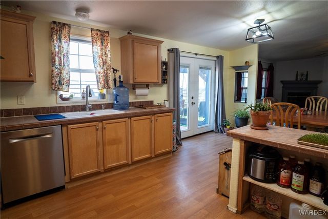 7190 E Red Barrel Road, Yucca, AZ 86438