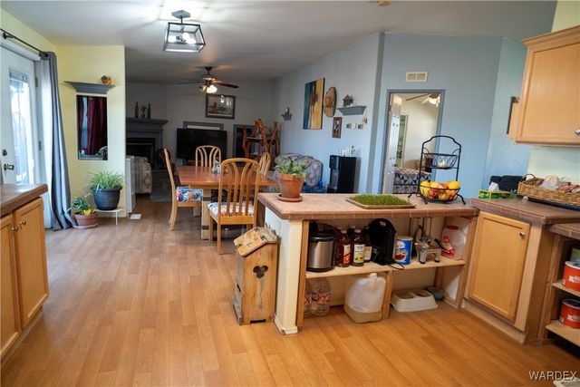 7190 E Red Barrel Road, Yucca, AZ 86438