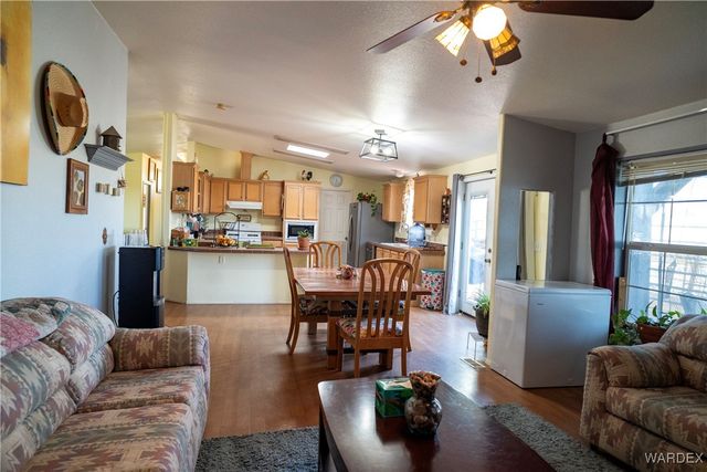 7190 E Red Barrel Road, Yucca, AZ 86438