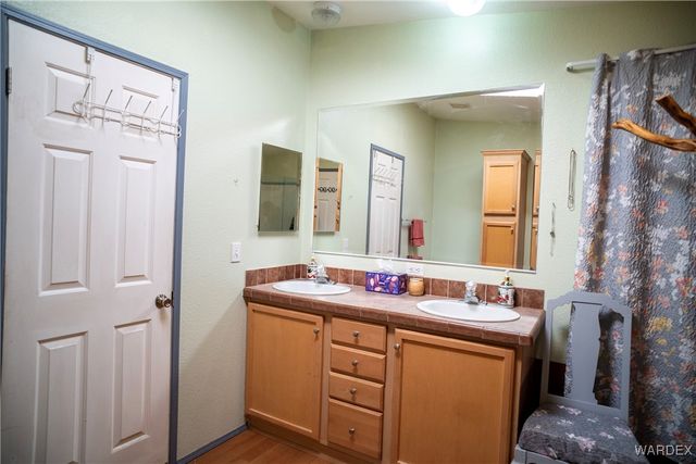 7190 E Red Barrel Road, Yucca, AZ 86438