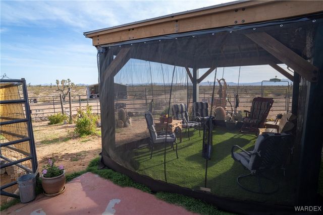 7190 E Red Barrel Road, Yucca, AZ 86438