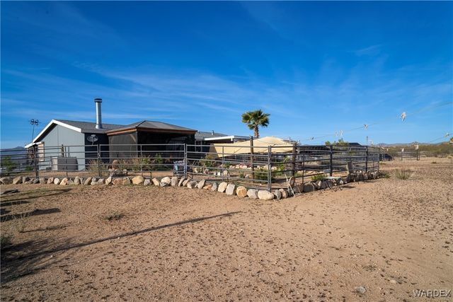 7190 E Red Barrel Road, Yucca, AZ 86438