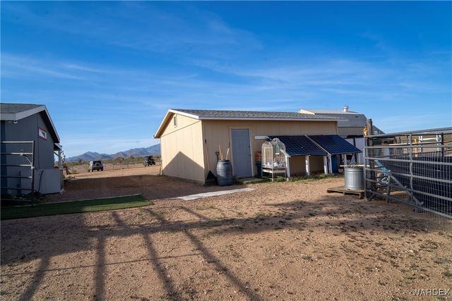 7190 E Red Barrel Road, Yucca, AZ 86438