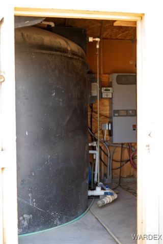 7190 E Red Barrel Road, Yucca, AZ 86438