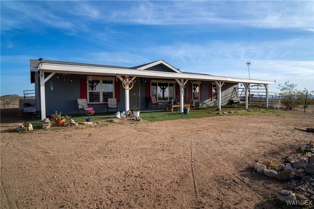 7190 E Red Barrel Road, Yucca, AZ 86438