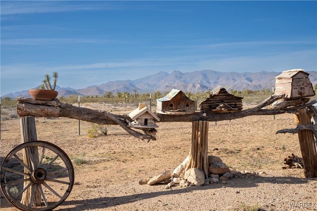 7190 E Red Barrel Road, Yucca, AZ 86438