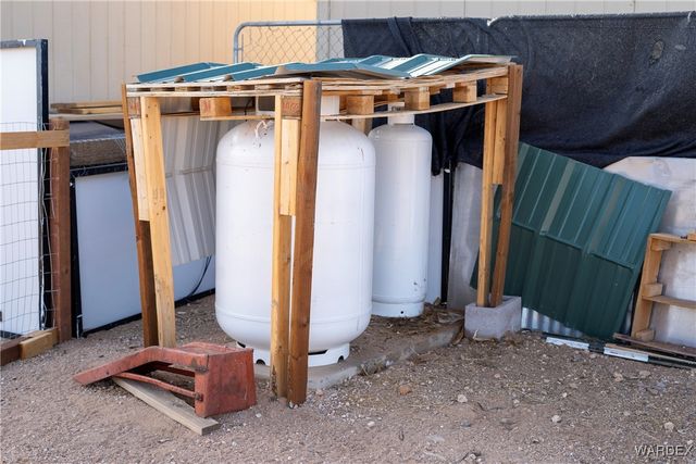 7190 E Red Barrel Road, Yucca, AZ 86438