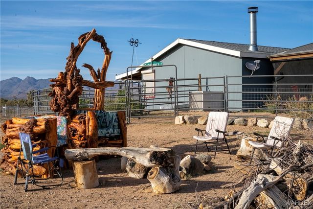 7190 E Red Barrel Road, Yucca, AZ 86438